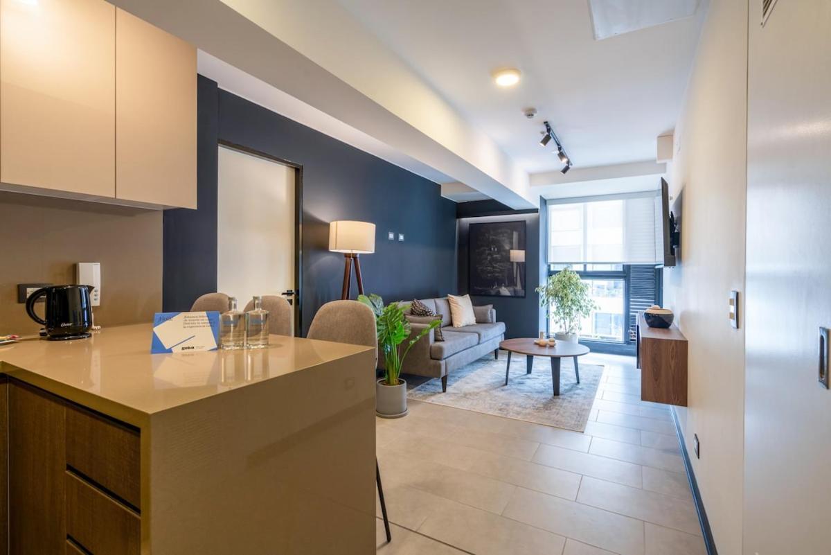 Apartment Wood 2br By Geko *