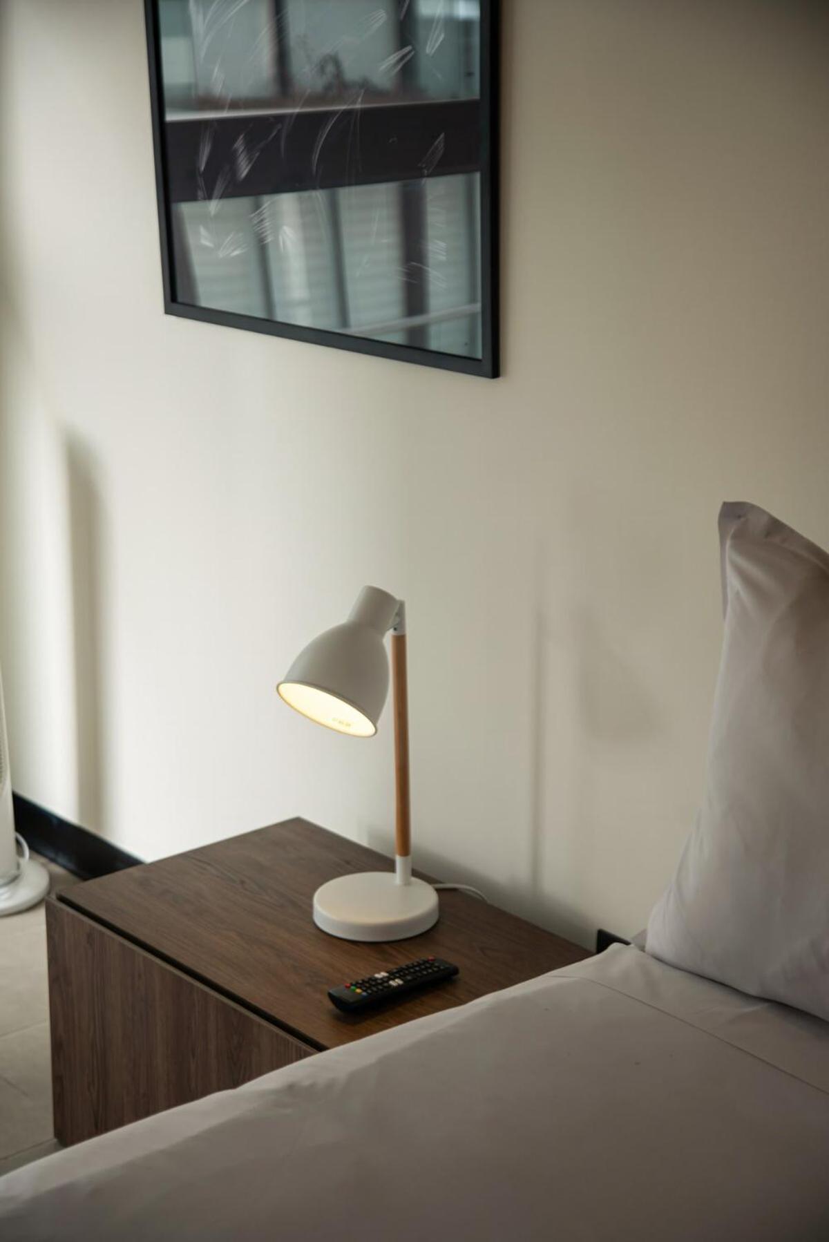 Apartment Wood 2br By Geko Lima