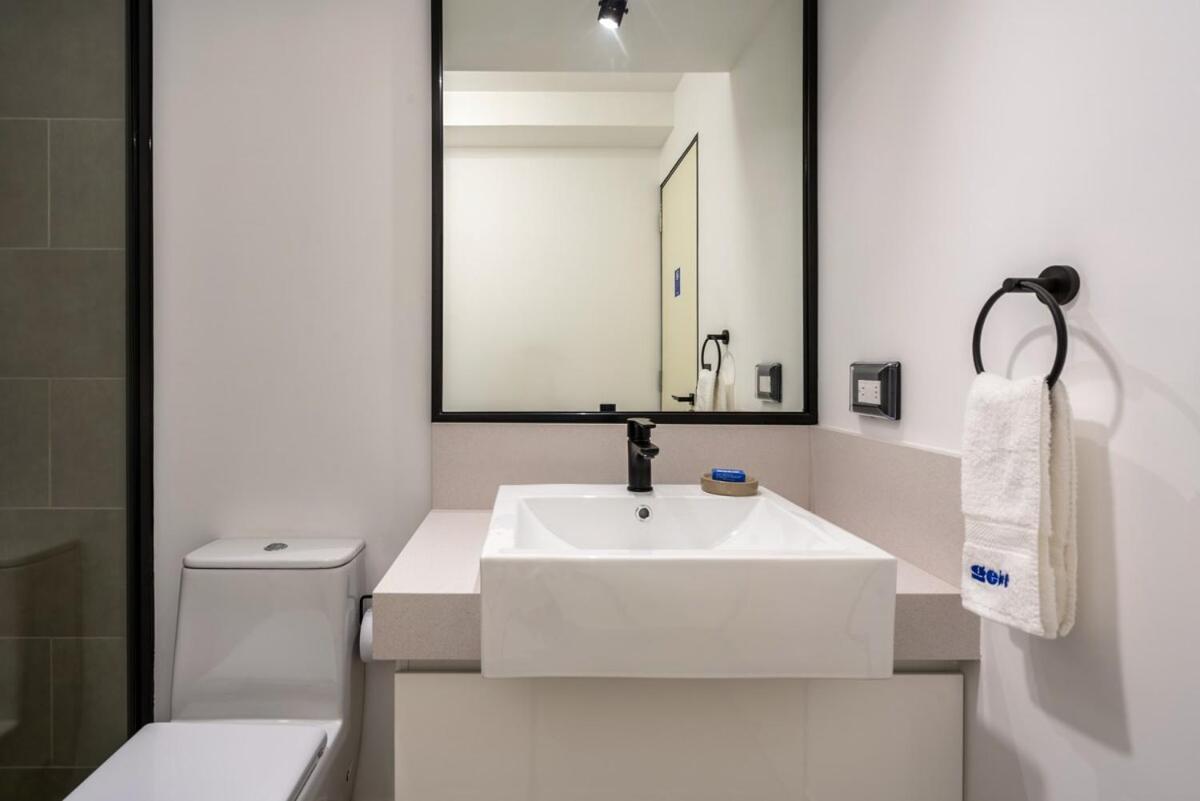 Wood 2br By Geko Apartment Lima