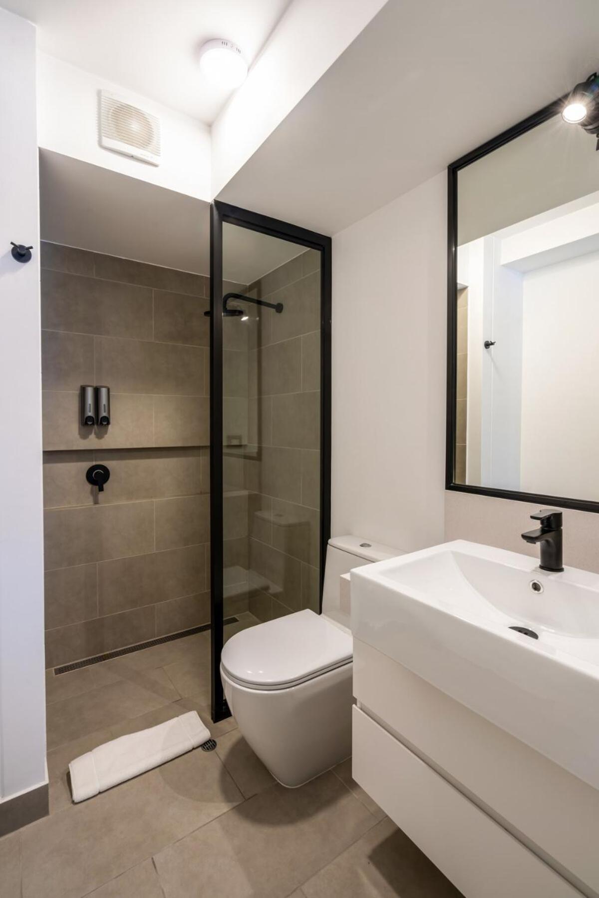 Wood 2br By Geko